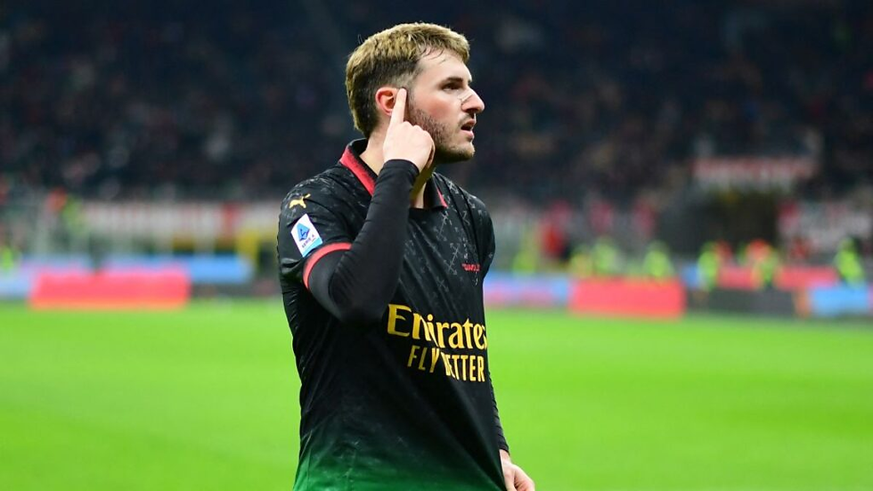 Santi Giménez aparece en el once ideal de la Serie A tras darle la victoria al Milan