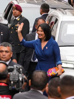 Keiko Fujimori asume la presidencia de Perú