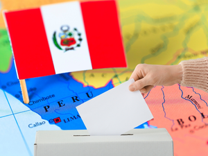 Extienden en Perú votación por fallas en distribución de material.