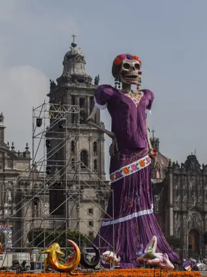 Catrina récord: 33 metros de orgullo mexicano en el Zócalo