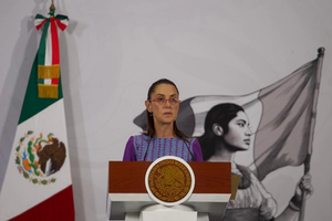 Sheinbaum defiende a Rubén Rocha y exige pruebas.
