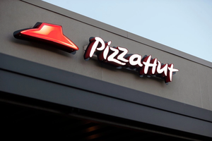 Pizza Hut cambia de dueño: Yum! Brands vende la cadena por 2,700 mdd