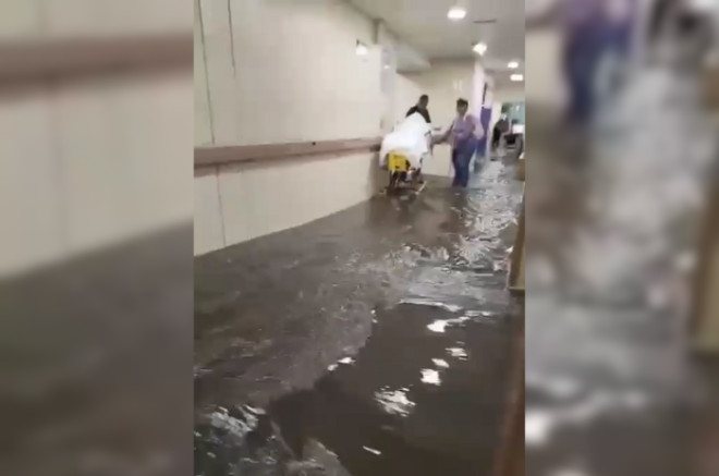 Inundación en Clínica 53 del IMSS: Aguas Negras Anegan Urgencias Tras Lluvias en Edomex