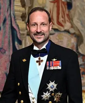 Muere Harald V, Rey de Noruega; su hijo Haakon asume el trono.