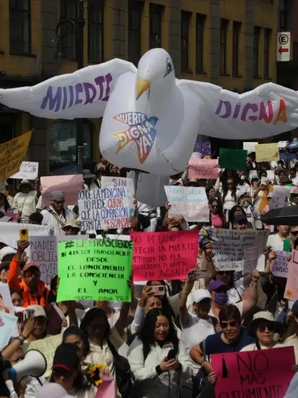 ¡Histórico! Activistas en primera marcha por una muerte digna