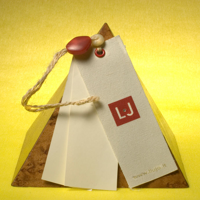 #1176 FABRIC AND PAPER HANGTAG