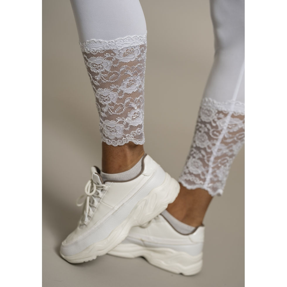 الصورة المصغرة: SG144 - Luxembourg - Pant with lace