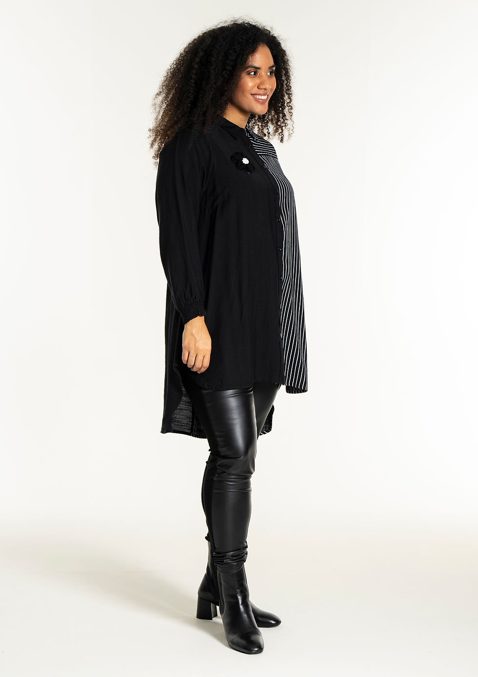 Thumbnail: S255877 - Black with white stripe - Extra 1