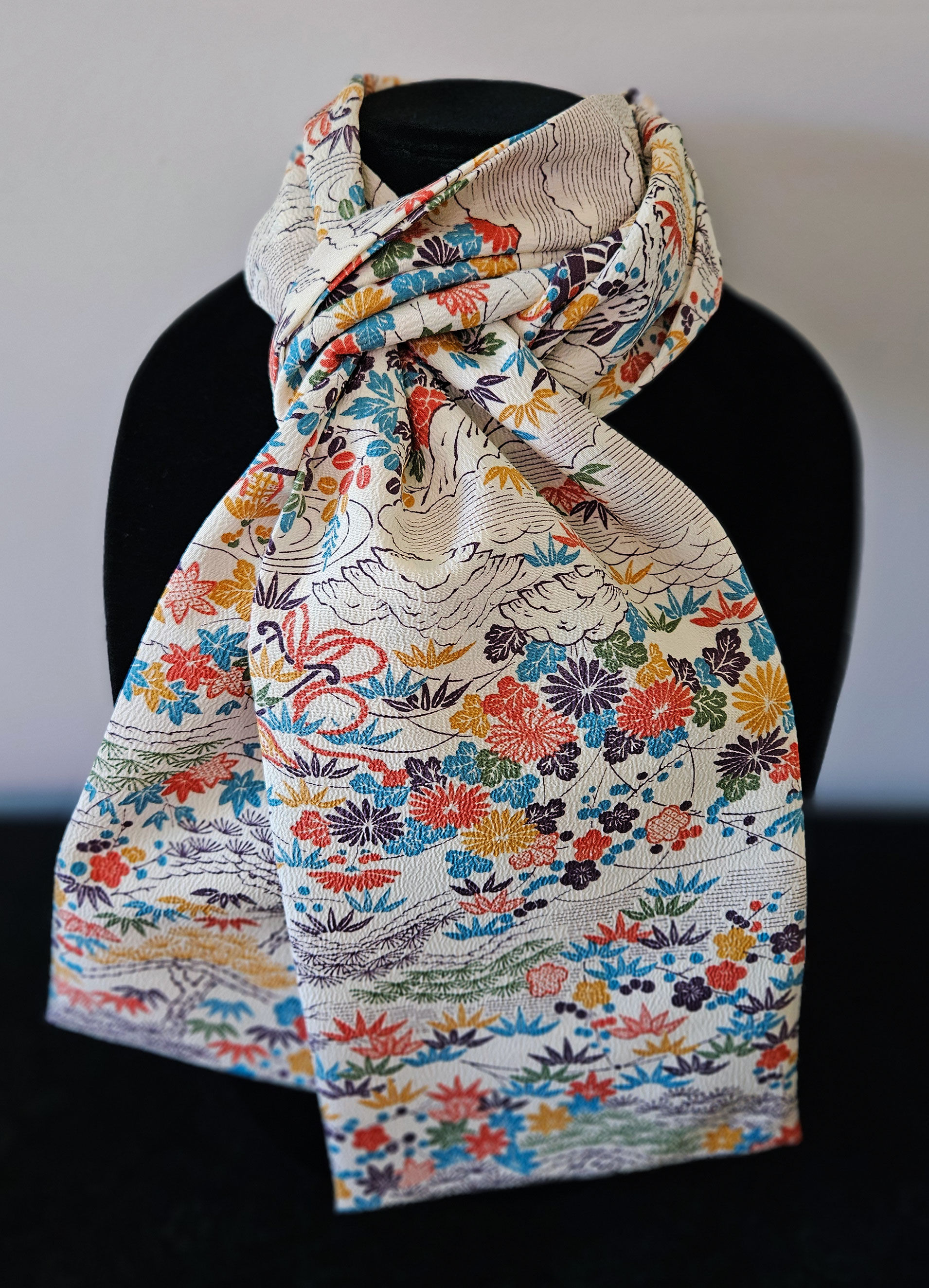 Japanese Kimono Scarf S5886 - Ivory Poly with Royal Carts