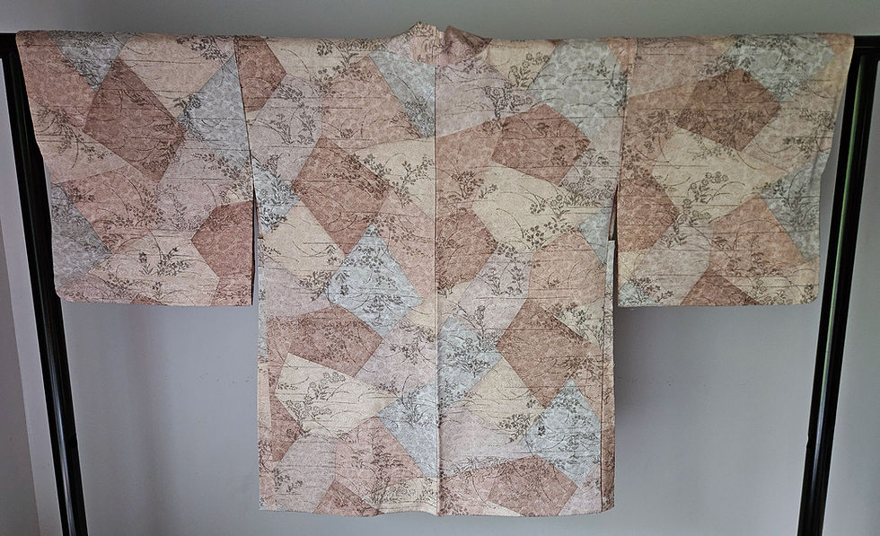 Thumbnail: Vintage Japanese Silk Kimono Jacket: Pink Silk Patchwork Look Haori - KY1335