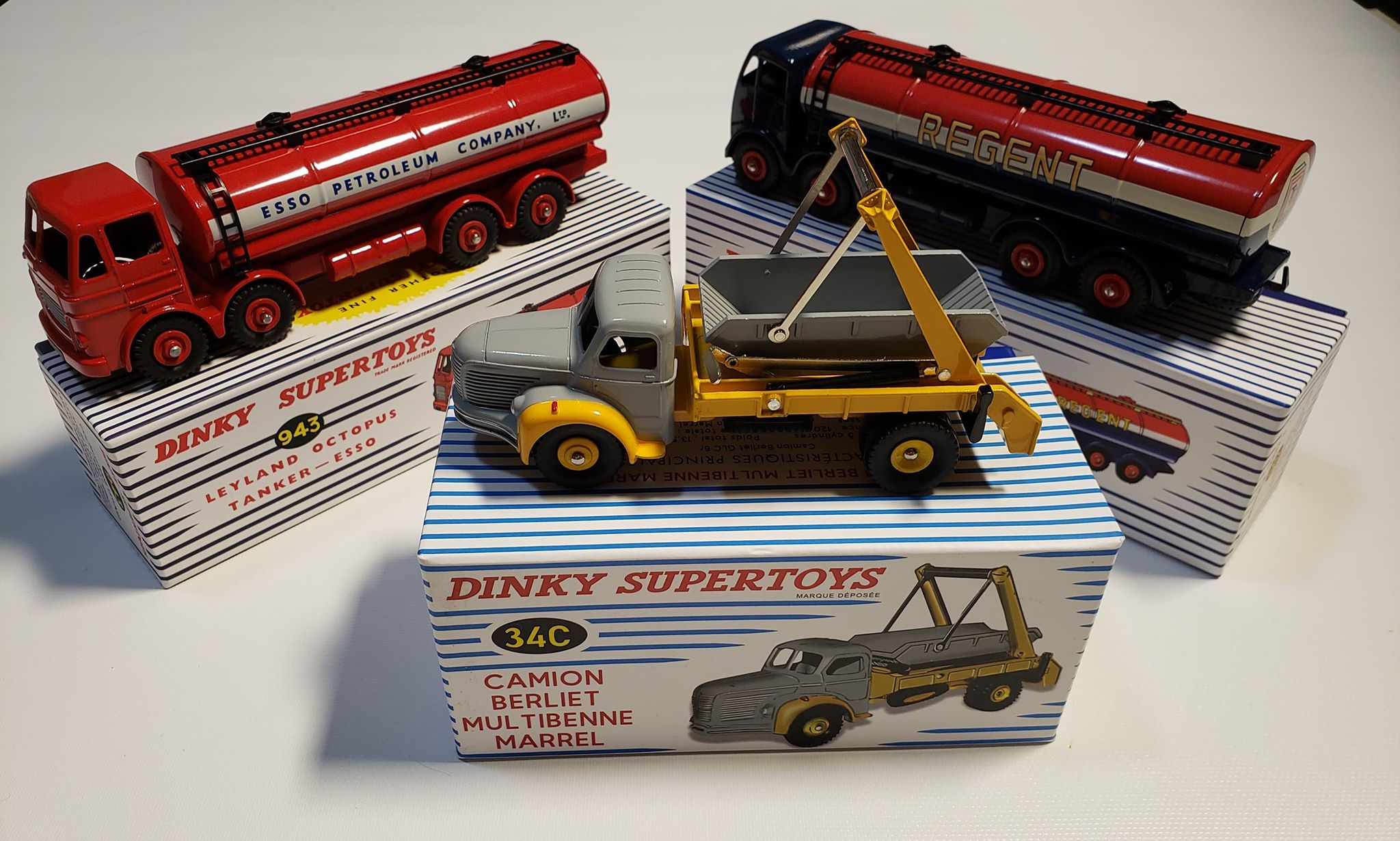 Lot 49 : Camions Dinky toys Atlas 1 : 43
