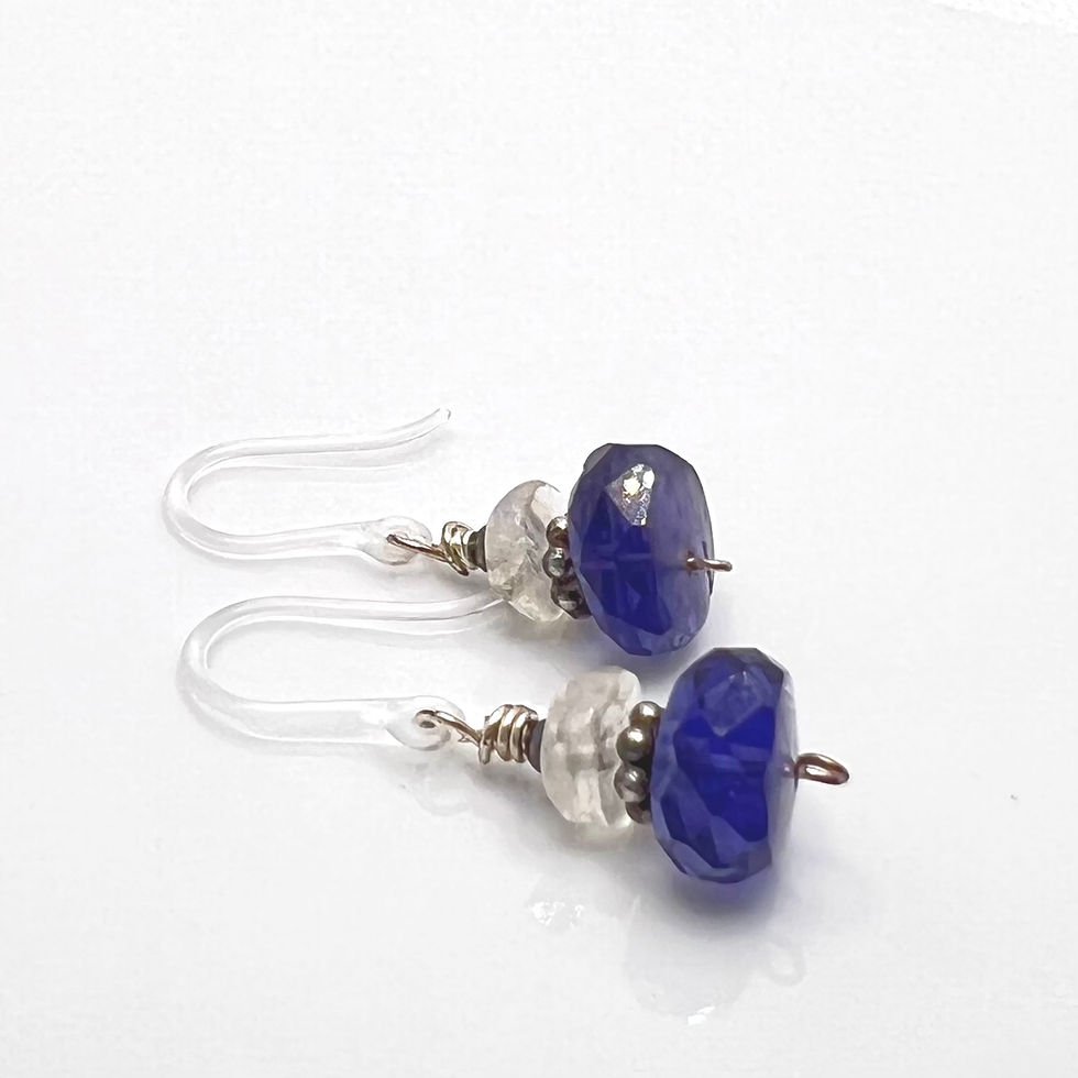 Thumbnail: Iolite & Moon stone earrings アイオライトとムーンストーン