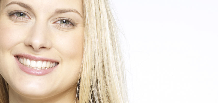 Blonde de sorriso