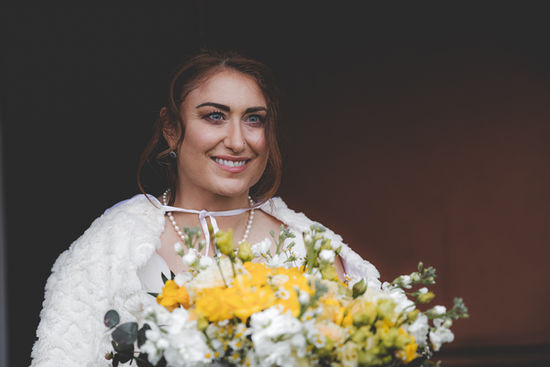 Portrét nevěsty při svatebním focení Jenštejn.