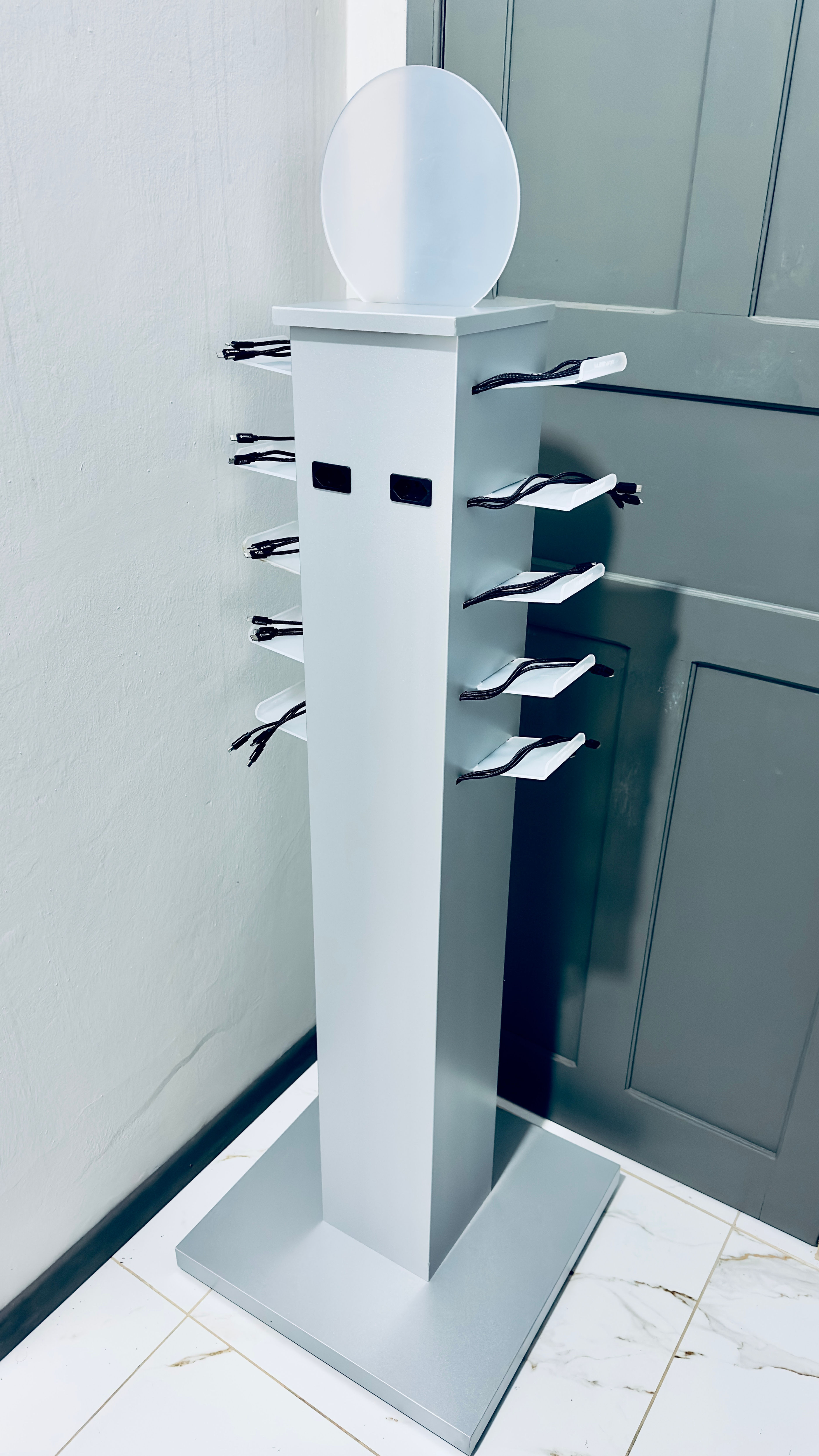 Kit com 4 Totens TorreMulticharger Torre