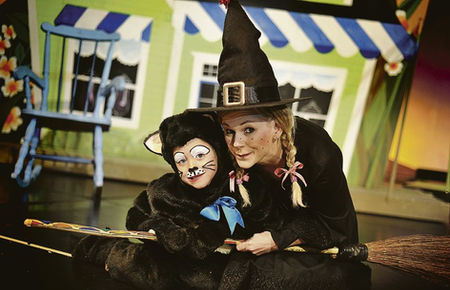 Scene It: Liewe Heksie brings the Pantomime Power to the Woordfees