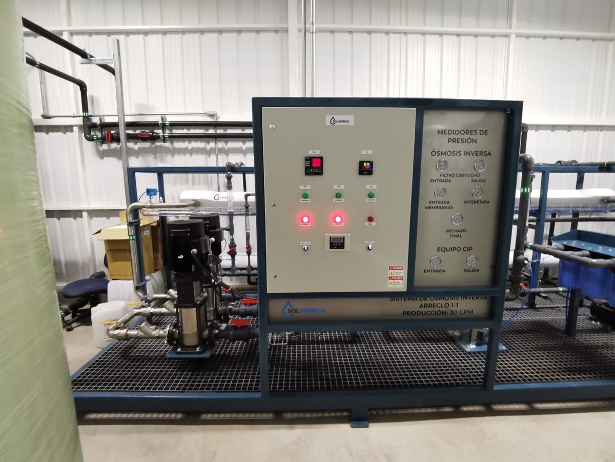 Equipo compacto con tablero de control