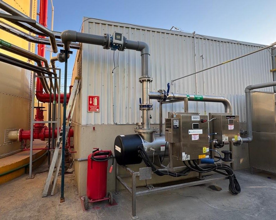 Sistema de desinfección ultravioleta instalado en planta