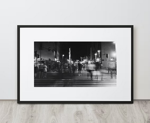 Do you love the classic, dramatic feel of monochrome art? 🖤 We have your back!