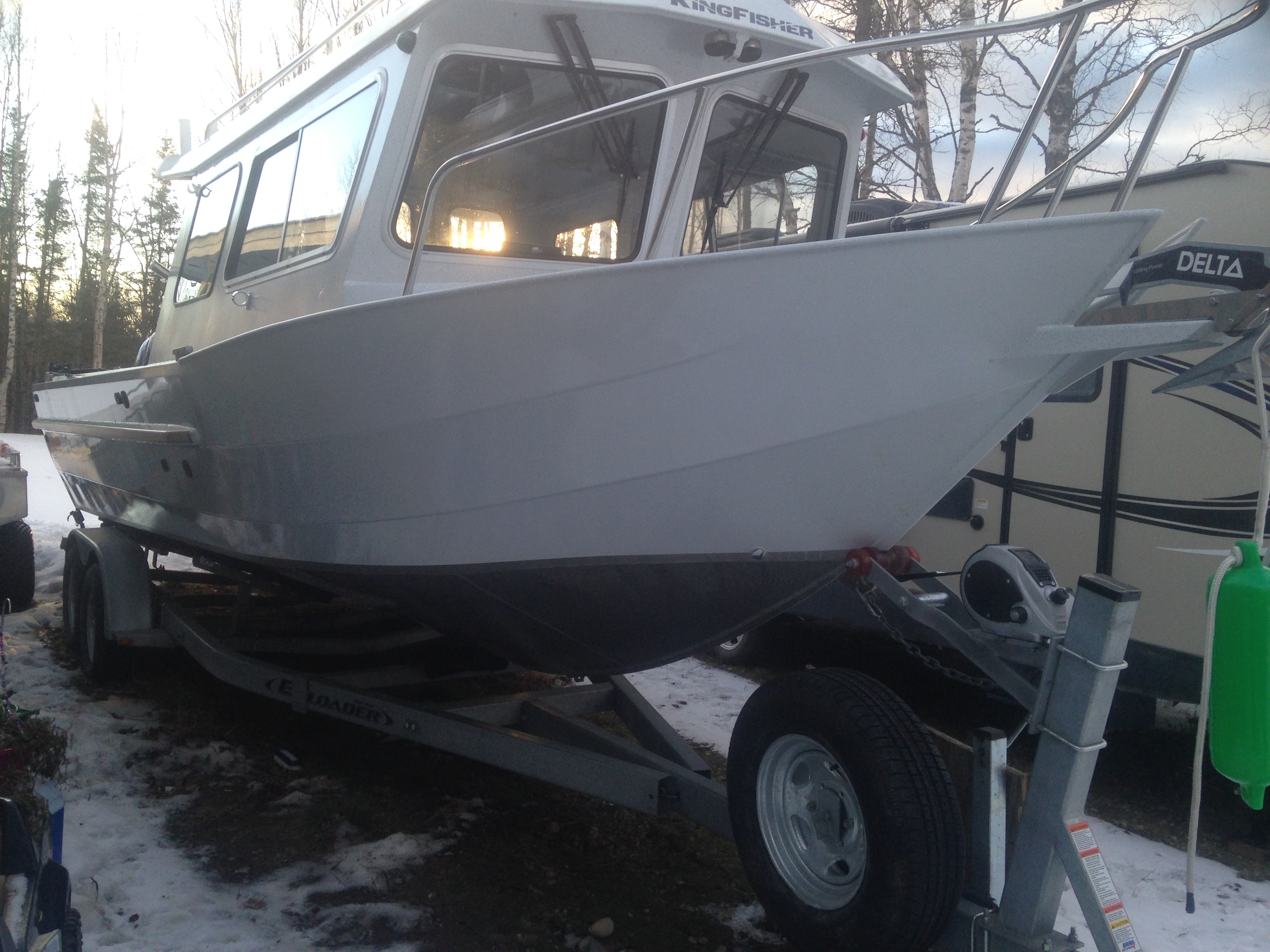 2016 Kingfisher 2825 Coastal Express Pilot House