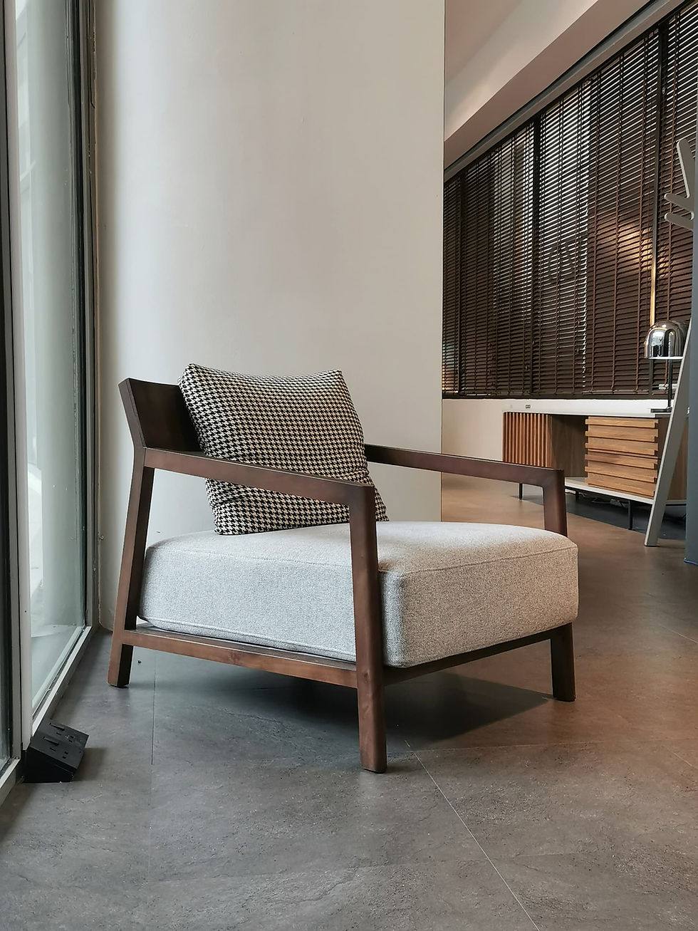 Burgos Lounge Chair (as is)