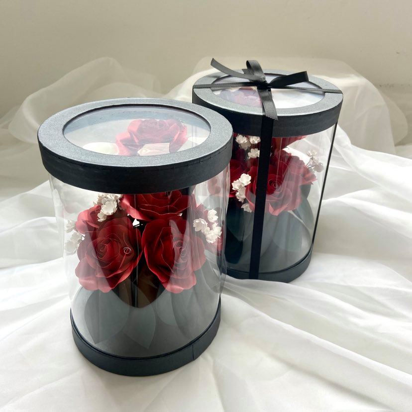 Thumbnail: Chamber (Rose and Baby's Breath)