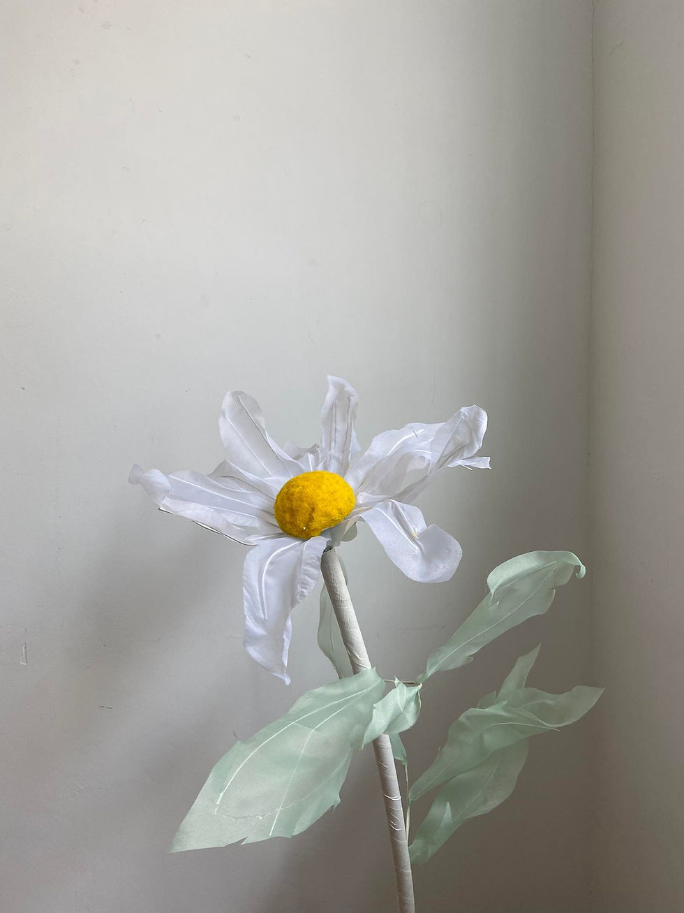 Thumbnail: (For RENT) 30 cm Chamomile Standing Flower