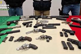 ’Ndrangheta, armi da guerra a Gioia Tauro: tre arresti