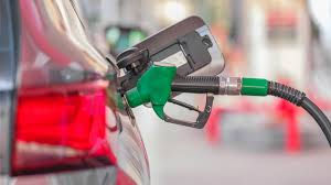 Carburante adulterato nel Napoletano, denunciato gestore di un distributore