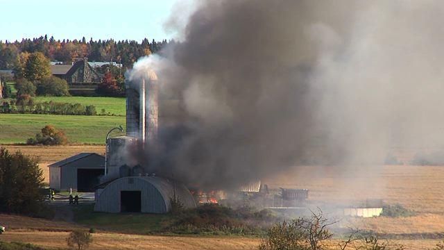 Le feu détruit une porcherie à Saint