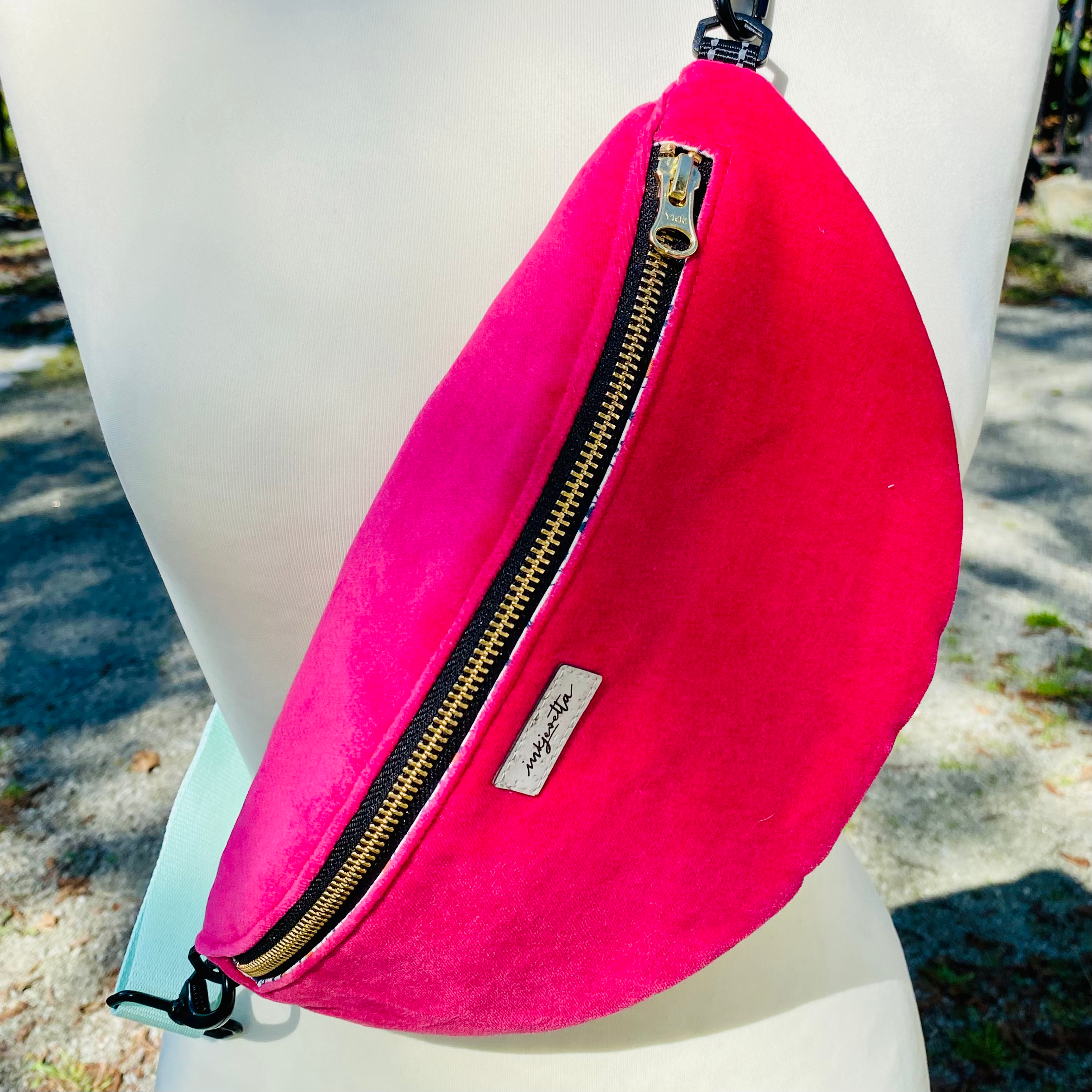 HOT PINK BUMBAG