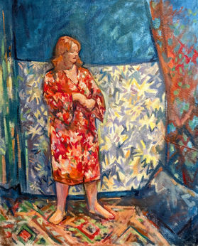 femme en kimono rouge sur fond bleu