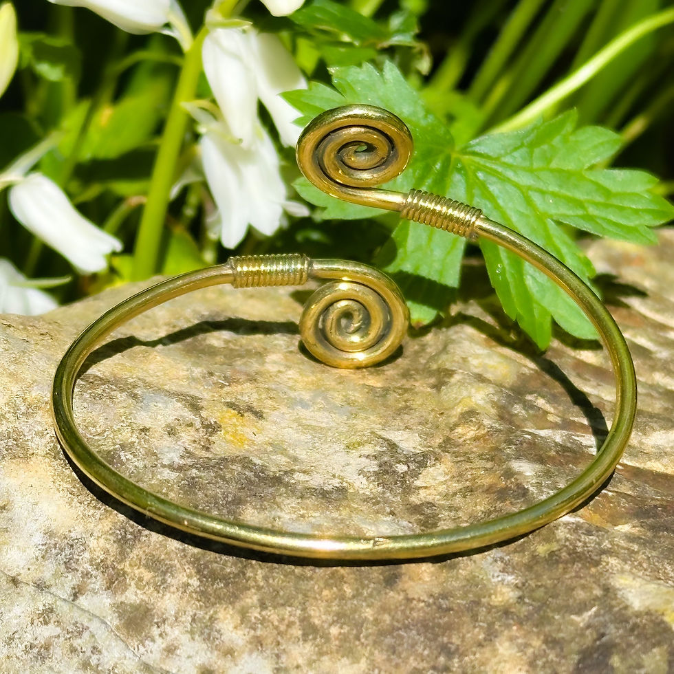 Thumbnail: Spiral Cuff