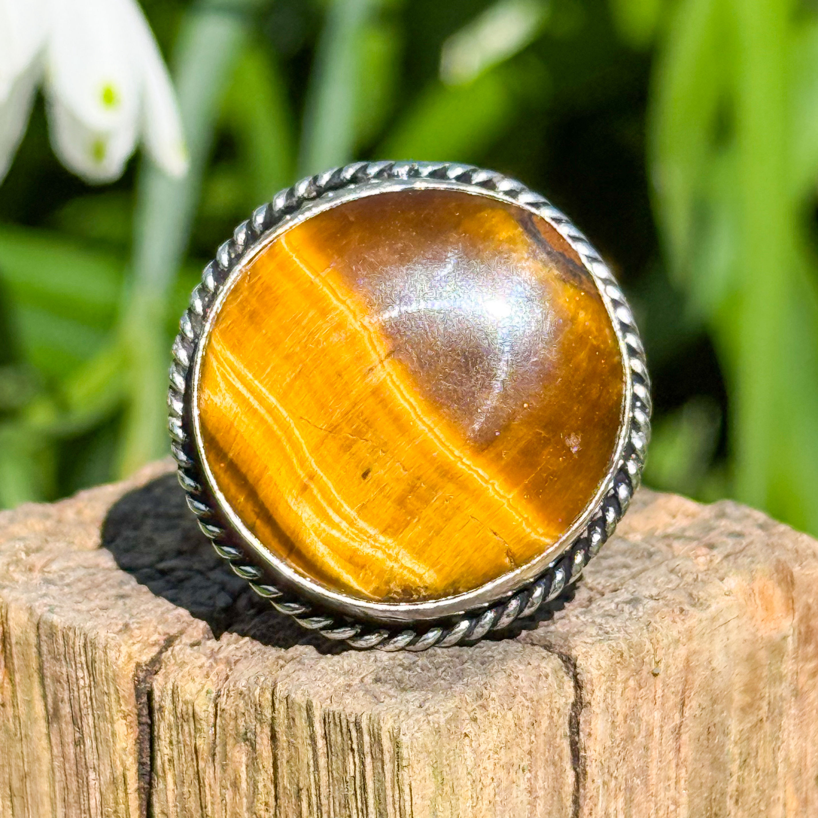 Round Tigers Eye Patthar Ring