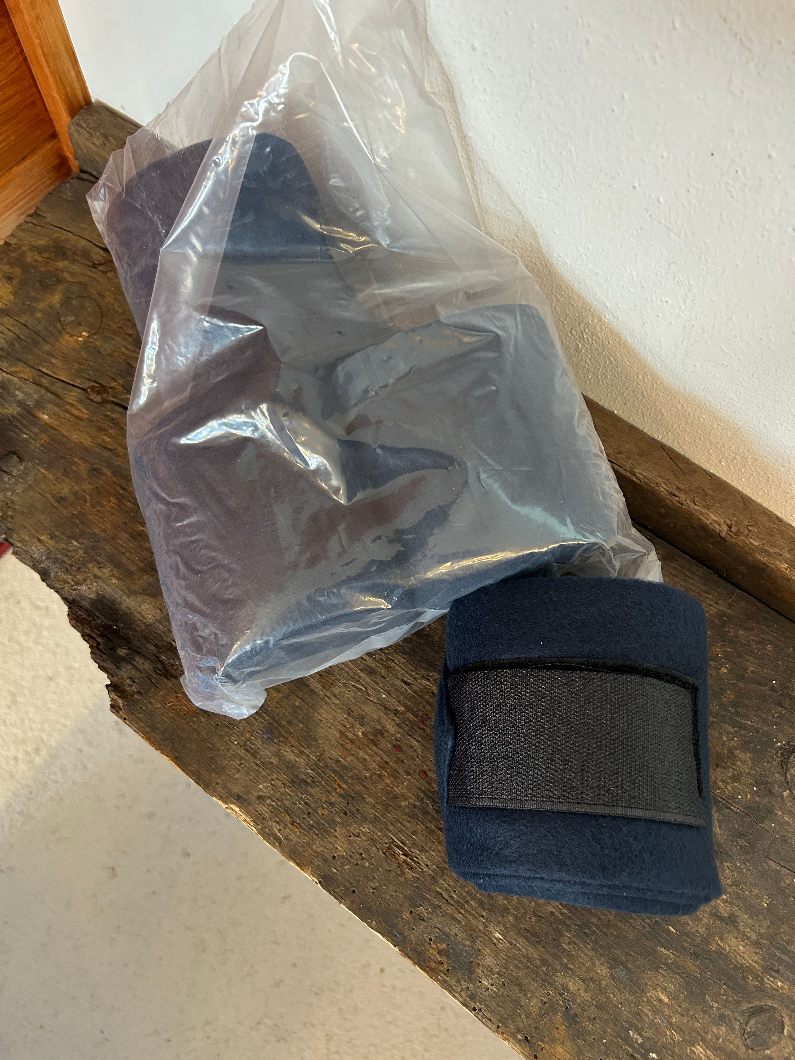 Fleece Bandager i navy, 4 stk