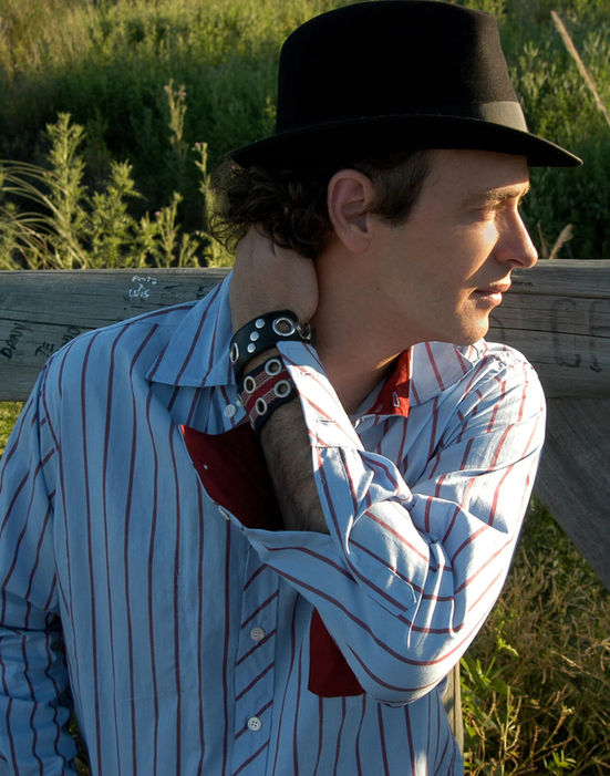 PLAYLIST VIDEOCLIPS Gustavo Adrián Cerati Clark (11 de agosto de 1959 - 4 de septiembre de 2014) fue un músico y cantautor argentino que obtuvo reconocimiento internacional por ser el líder, vocalista, compositor y guitarrista de la banda de rock Soda Stereo . Es ampliamente considerado por la crítica y los músicos como uno de los artistas más importantes e influyentes del rock latino Tras la separación inicial de Soda Stereo, lanzó álbumes solistas aclamados por la crítica Amor Amarillo ...