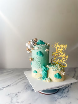 Balloon baby boy cake