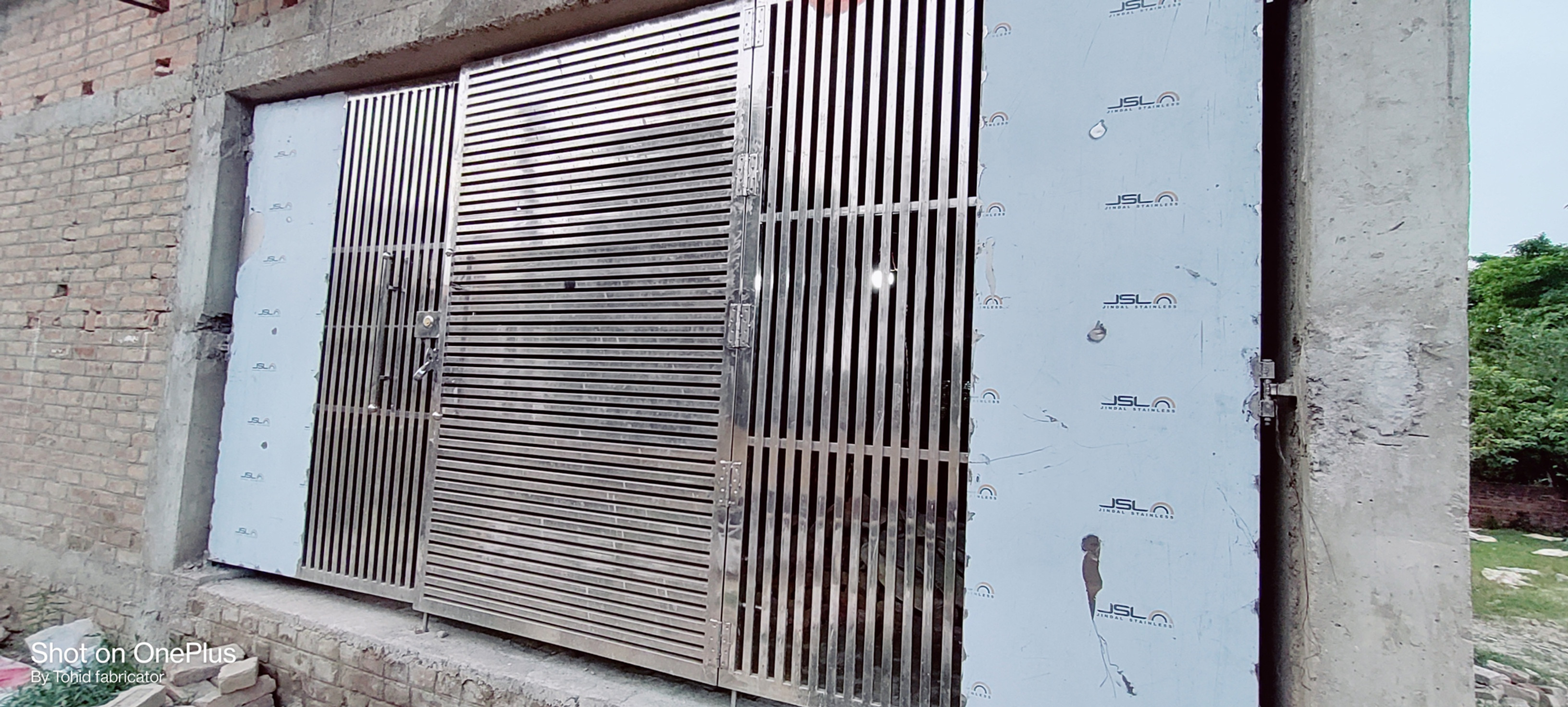 11'×7' feet gate design photos, Steel pipe grill gate with price null