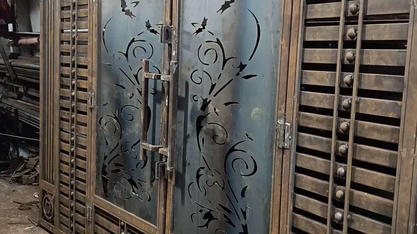 Loha Gate Door design for house front, Size 7 feet 10