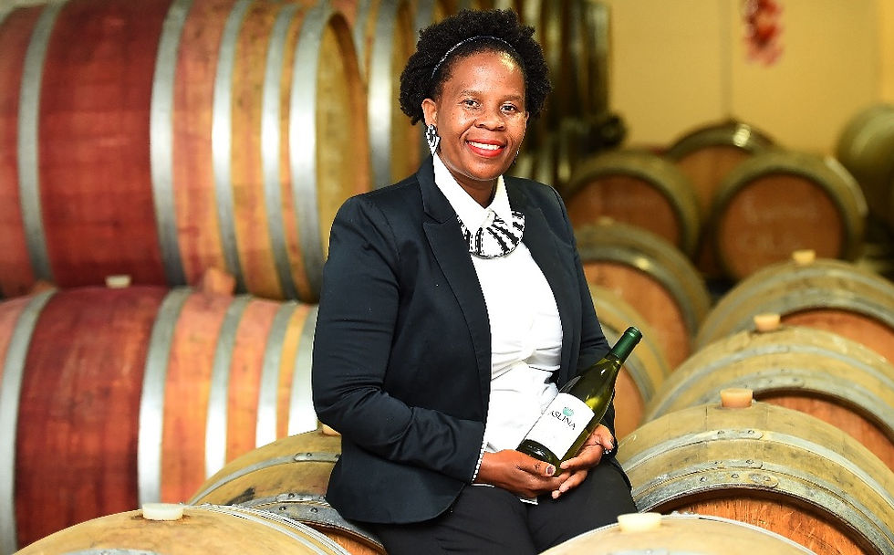 Ntsiki Biyela macht als erste schwarze Winzerin Jugendlichen Mut.
