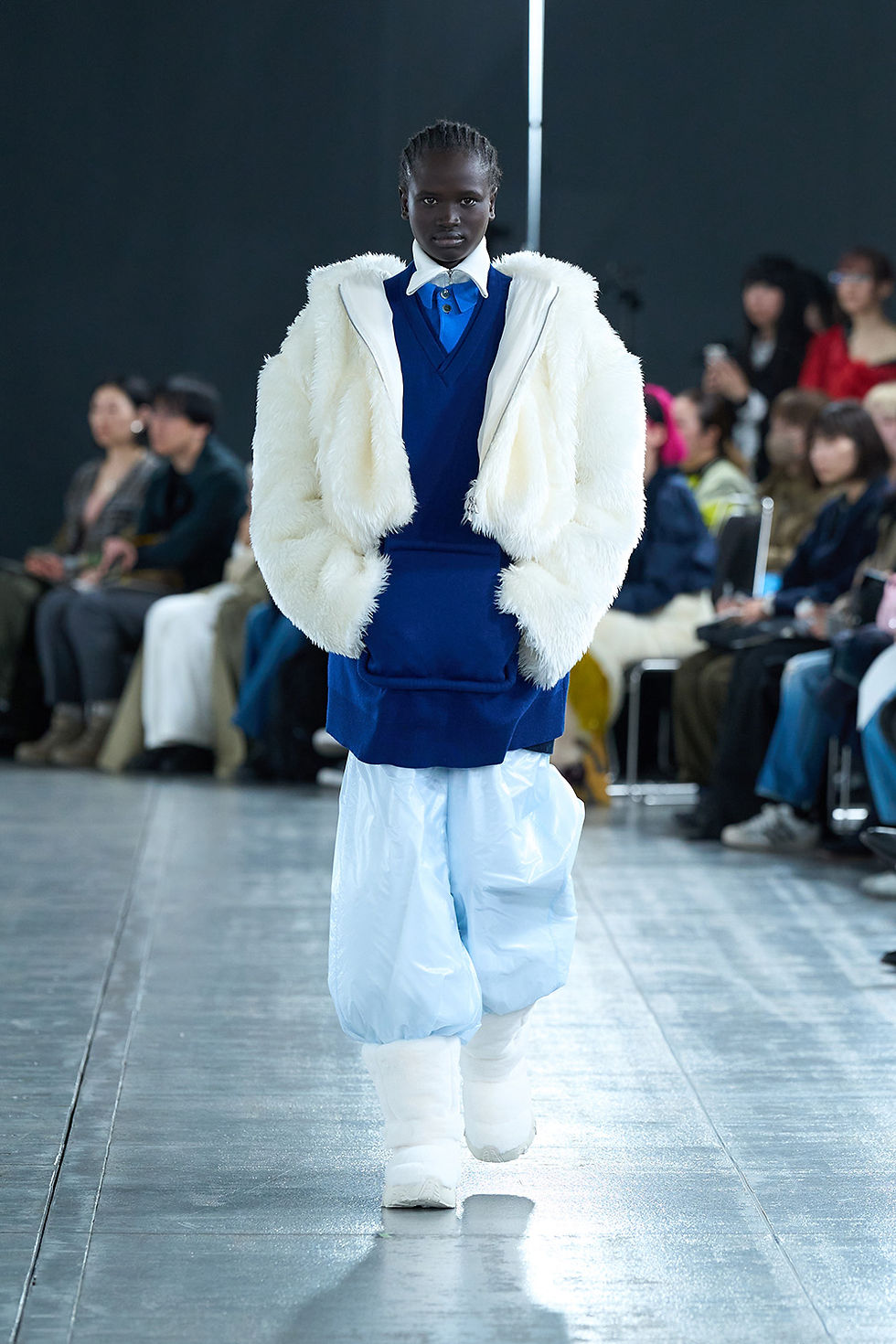 någonstans AW26 — やわらかな構造、静かな未来