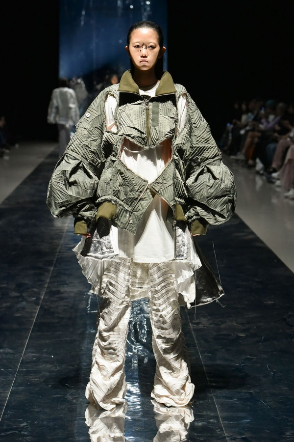 Seivson セイヴソン 2025 S/S 「傷跡は身体の経験である」