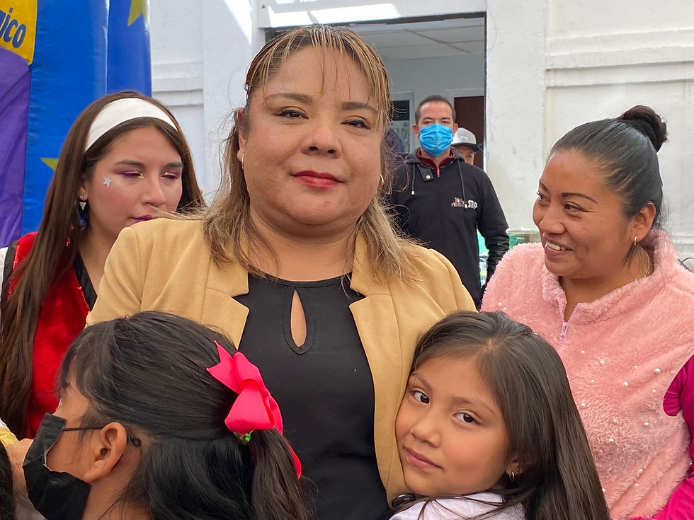 Micaela Guzmán logra que cientos de niños sean felices el día de Reyes Magos.