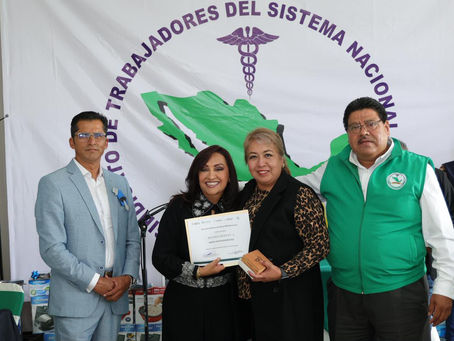 RECONOCE GOBERNADORA A MADRES Y PADRES DE LA SECCIÓN 31 DEL STSNS