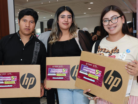 APOYA GOBIERNO DEL ESTADO A LAS JUVENTUDES CON LAPTOPS Y TABLETS