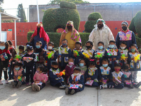 Con regalos, magia e ilusión, arribaron los Reyes Magos a instituciones educativas de Contla