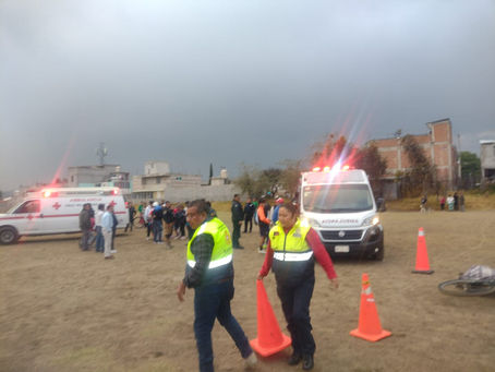 ATENCIÓN POR CAÍDA DE UN RAYO EN CHIAUTEMPAN