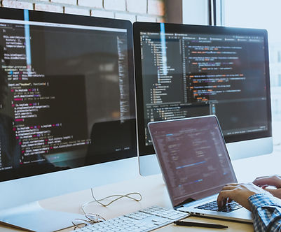 Softwarenetwicklung auf mehreren Bildschirmenen Nürnberg