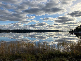 Vacker bild från Kaggebofjärden där Retreat i Sorgbearbetning ibland äger rum.