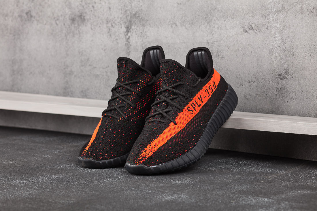 Кроссовки Adidas Yeezy 350 Boost v2